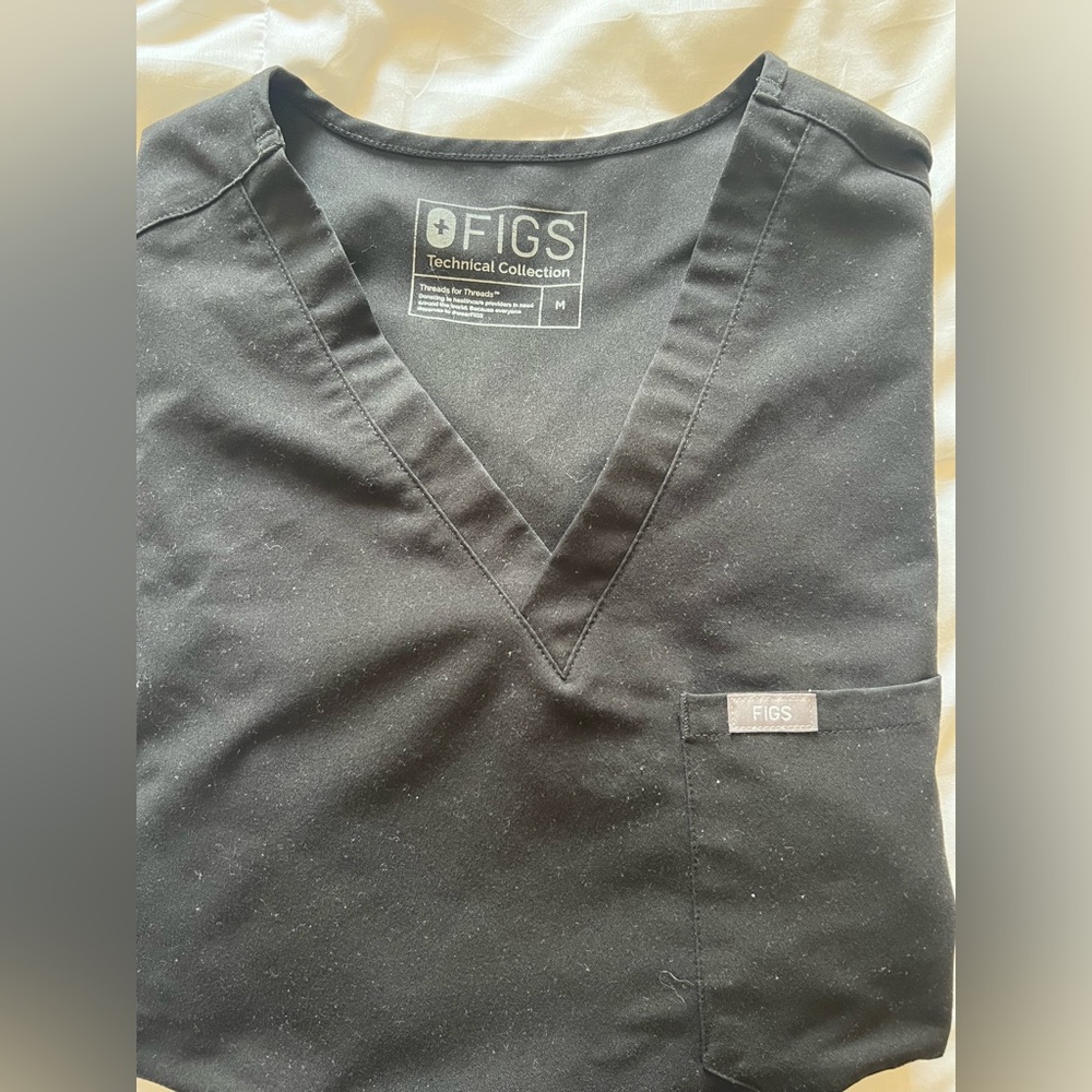 Figs One Pocket Short Sleeve Scrub Top